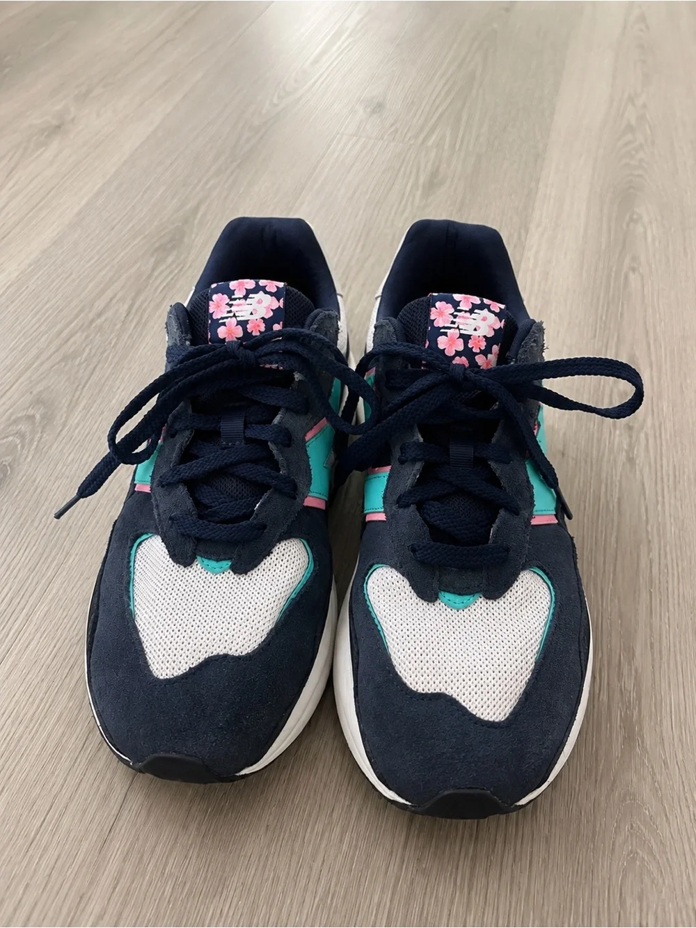 Men’s New Balance Navy and Teal Athletic Sneakers with Pink Accent